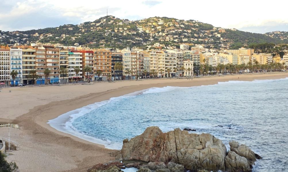 Beach Accommodation in Agnes Water FAQ: How Early Should You Book in Peak Season?